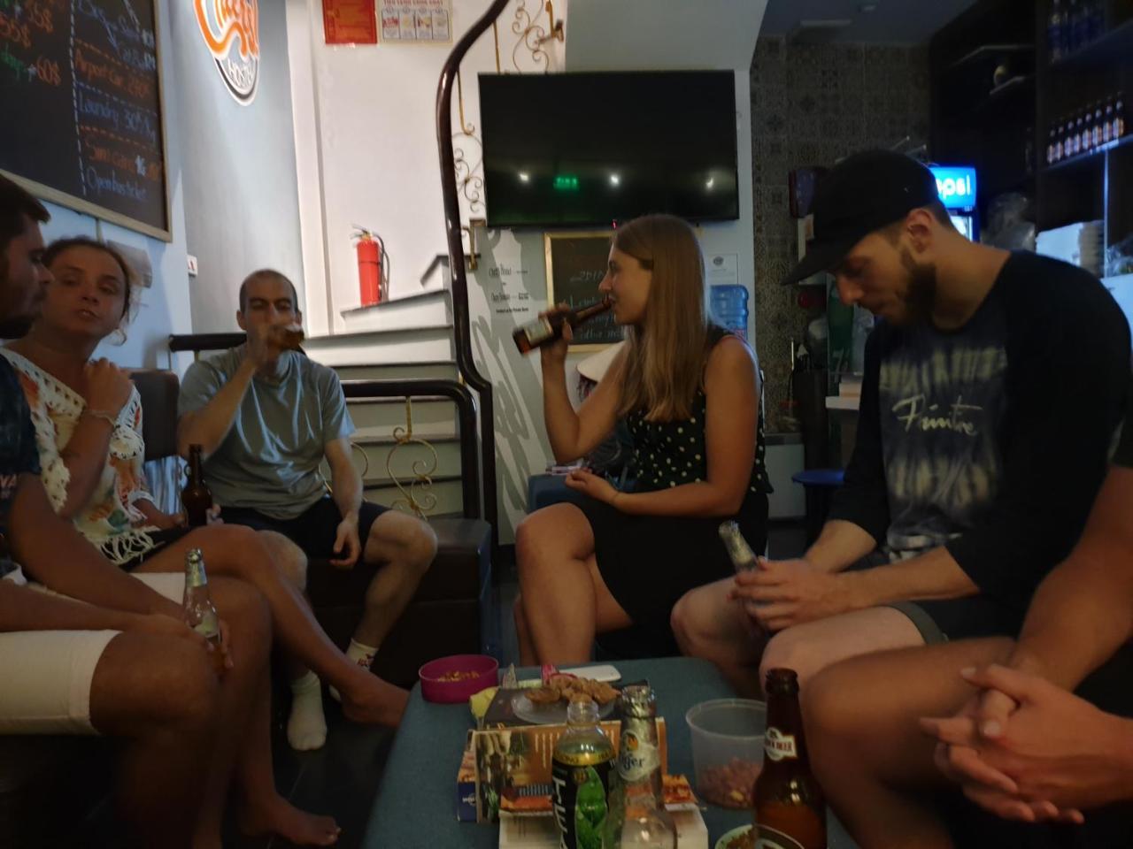 Vietnam Cheers Hostel Ханой Экстерьер фото